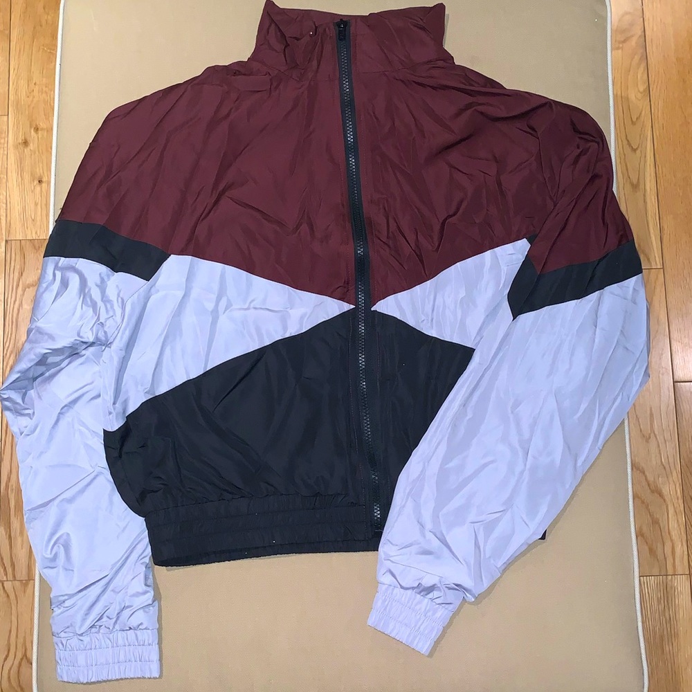 Three tone light windbreaker